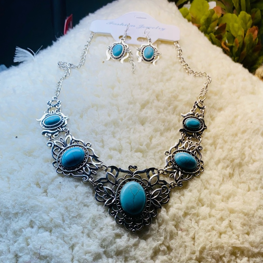 Faux turquoise necklace light blue